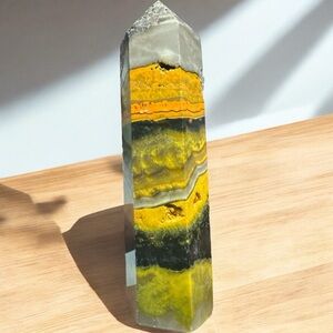 Beautiful bumblebee Jasper tower